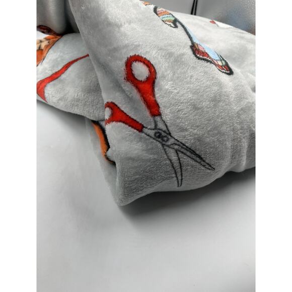 NEW Chucky Halloween Plush Throw Blanket Rare-Fast Shipping!!! - Picture 8 of 10